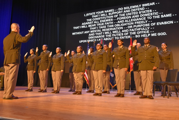 GEN Funk administers the Oath of Commissioned Officers to newly commissioned AROTC Cadets from Hampton University