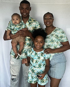 (l-r) Darnell Soloman, Terrissa Soloman, Maurcel Soloman (1), Aria Soloman (10) (l-r) Darnell Soloman, Terrissa Soloman, Maurcel Soloman (1), Aria Soloman (10)